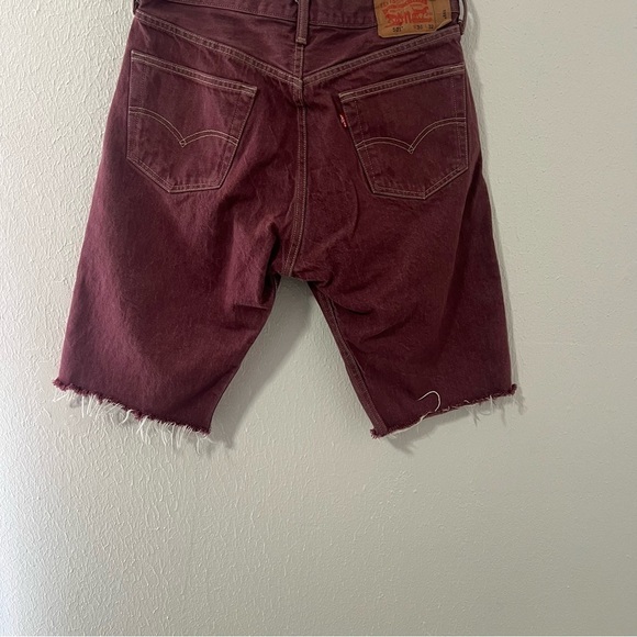 Levis 501 Button Fly Classic Tibetan Red Denim Shorts Waist 36 Cutoff Shorts - Picture 3 of 8
